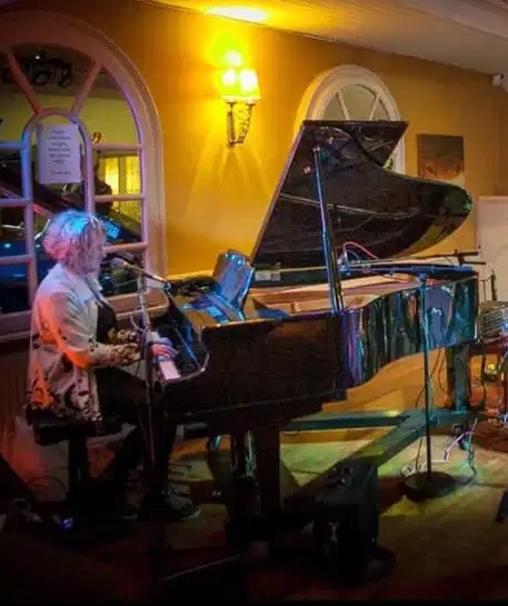 Olde House Joanna and me